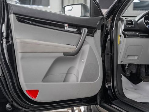 Used 2014 Kia Sorento LX w/ LX V6 Convenience Package image 39