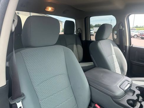 Used 2017 RAM 1500 Express RWD image 30