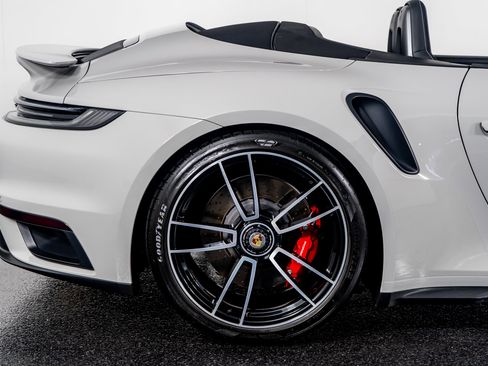 Used 2022 Porsche 911 Turbo image 9