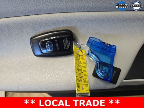 Used 2021 Toyota RAV4 XLE Premium image 26