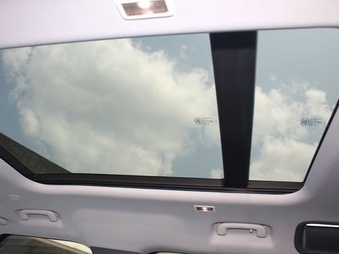 New 2025 Land Rover Defender 110 S image 22