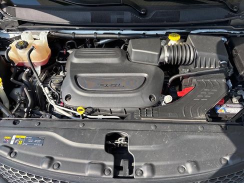 Used 2023 Chrysler Voyager LX FWD image 29