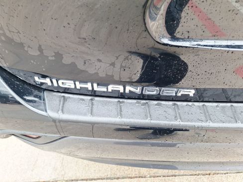 Used 2023 Toyota Highlander Limited image 14