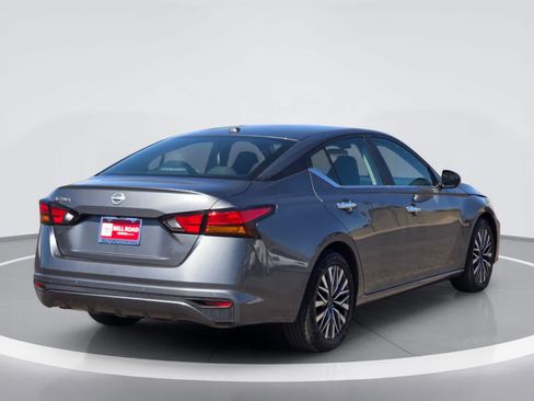 Used 2025 Nissan Altima 2.5 SV FWD image 6