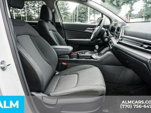 Used 2025 Kia Sportage LX FWD image 23