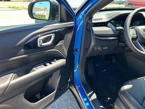 New 2025 Jeep Compass Limited w/ Sun and Sound Group image 9