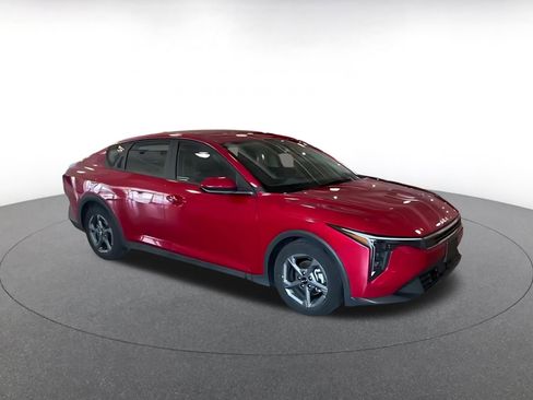 Used 2025 Kia K4 LXS image 2