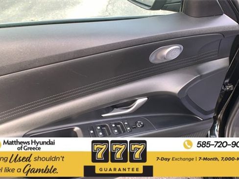 Used 2023 Hyundai Elantra SE image 10