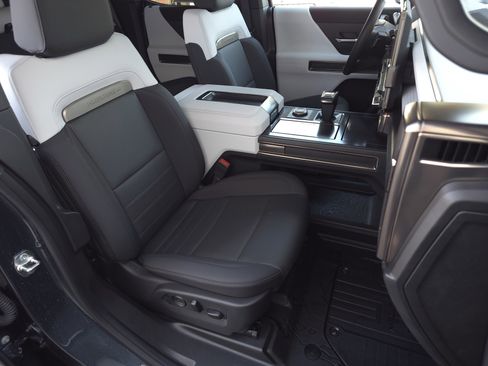 Used 2025 GMC Hummer EV 3X image 48