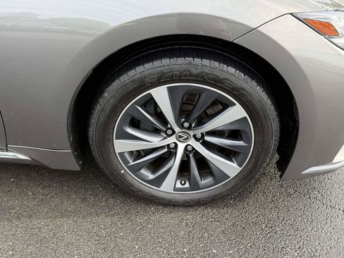 Used 2022 Lexus LS 500 AWD w/ Accessory Package (Z1) image 7