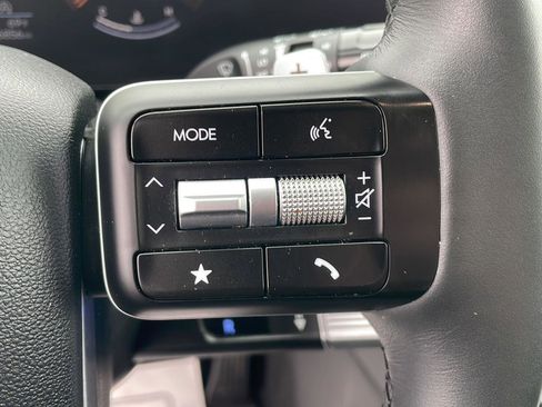 Used 2025 Hyundai Santa Fe SEL AWD/4WD image 15