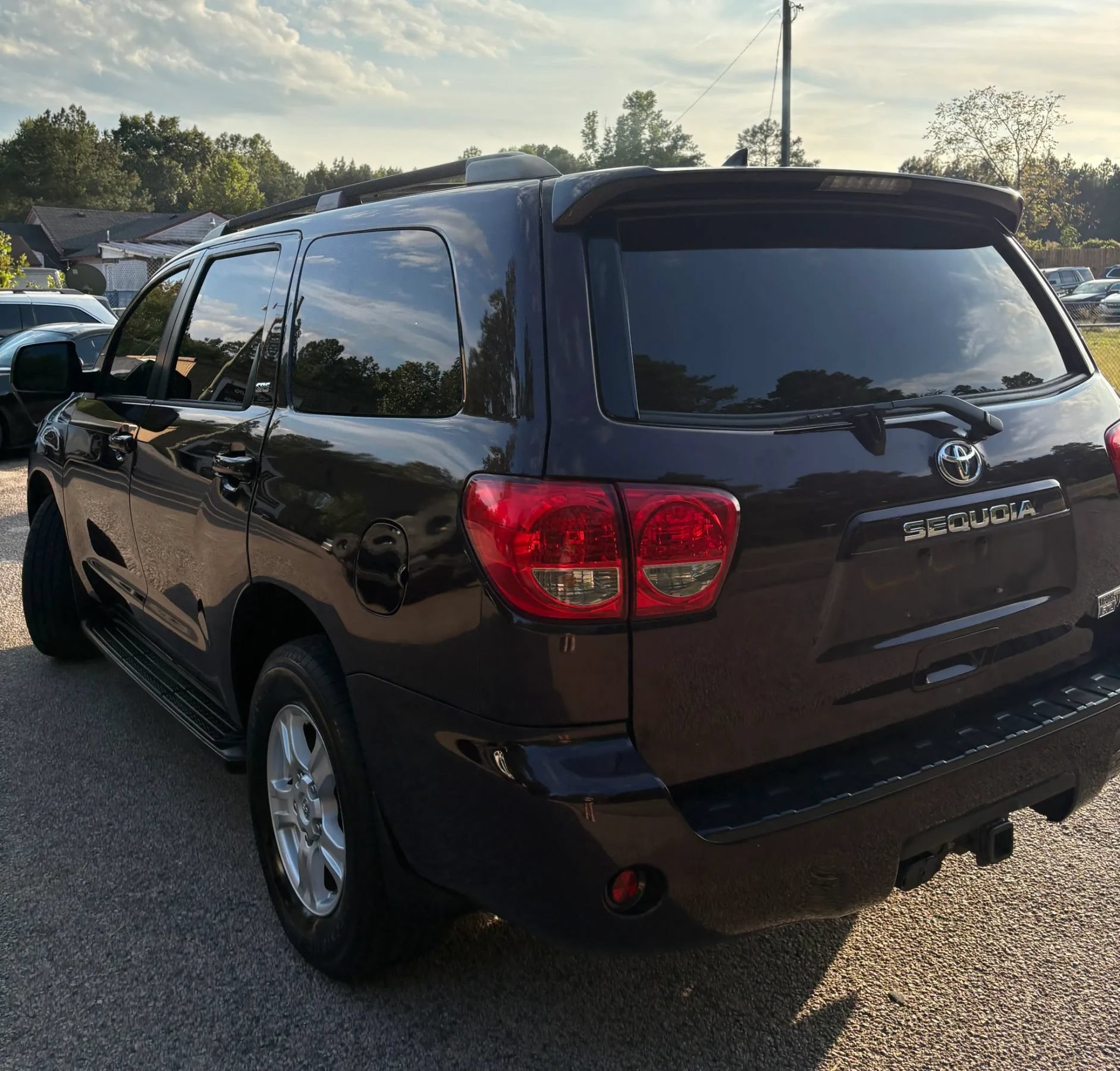 Used 2016 Toyota Sequoia SR5 AWD/4WD image 4