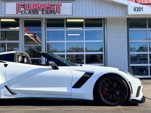 Used 2016 Chevrolet Corvette Z06 w/ 3LZ Preferred Equipment Group RWD image 18