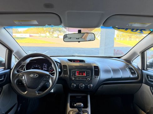 Used 2014 Kia Forte LX FWD image 9