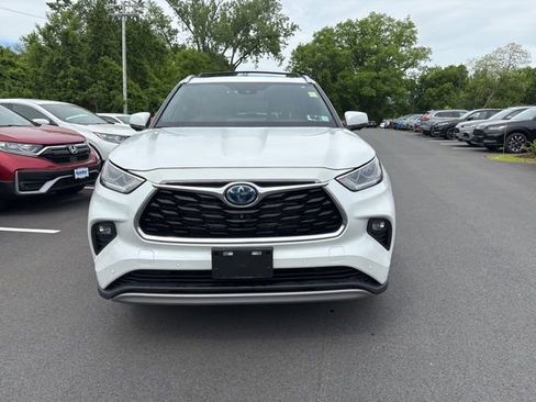 Used 2023 Toyota Highlander Platinum AWD/4WD image 3