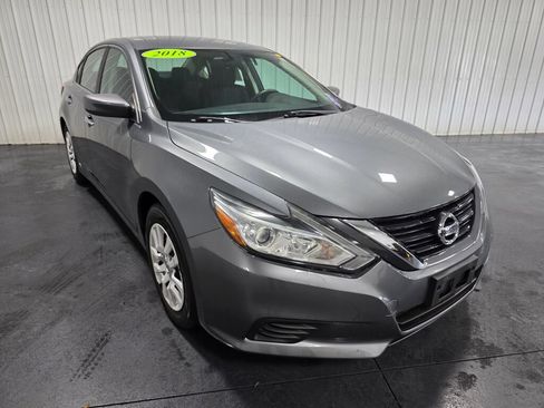 Used 2018 Nissan Altima 2.5 S w/ S Convenience Package FWD image 2