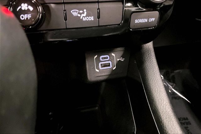 Used 2024 Jeep Compass Latitude AWD/4WD image 31