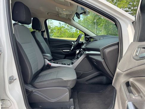 Used 2016 Ford Escape SE w/ Equipment Group 201A FWD image 19