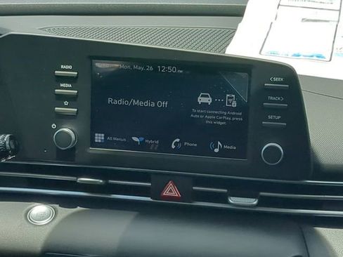 New 2025 Hyundai Elantra Blue image 17