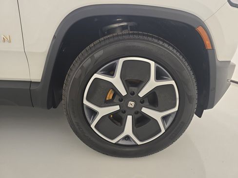Used 2024 Rivian R1S Adventure AWD/4WD image 11