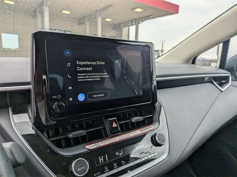 Used 2025 Toyota Corolla LE image 16