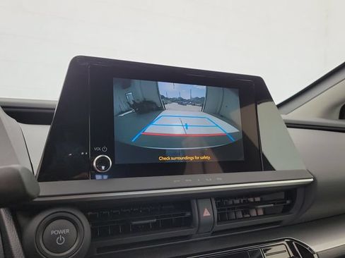 Used 2025 Toyota Prius LE FWD image 27
