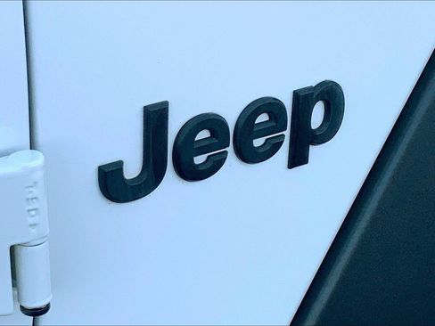 Used 2020 Jeep Gladiator Sport w/ Quick Order Package 24S AWD/4WD image 25