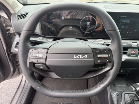 Certified 2025 Kia K4 EX FWD image 33