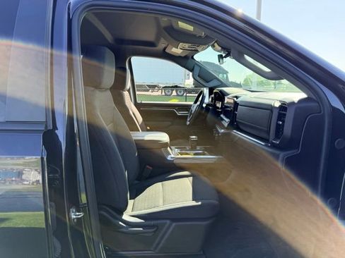 Used 2024 Chevrolet Silverado 1500 LT w/ Convenience Package II AWD/4WD image 10