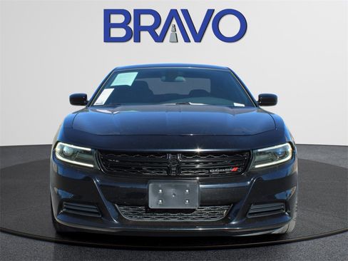Used 2020 Dodge Charger SXT image 2