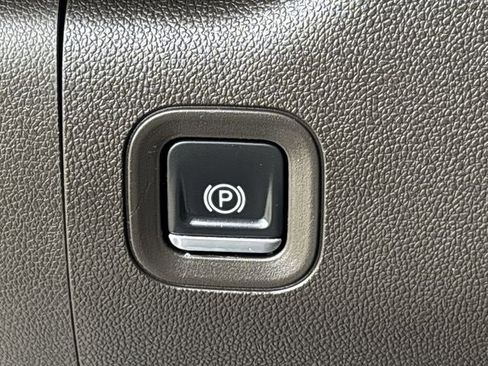 Used 2020 GMC Sierra 1500 SLT image 23