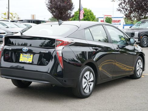 Used 2016 Toyota Prius Four w/ Advanced Technology Package FWD image 6