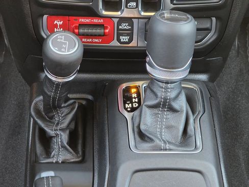 New 2026 Jeep Gladiator Mojave AWD/4WD image 32