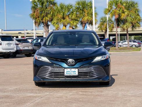 Used 2018 Toyota Camry L image 6