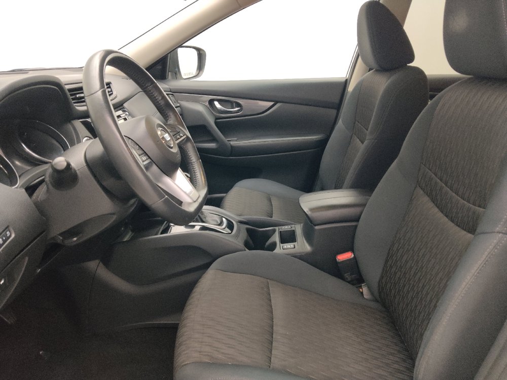 Used 2017 Nissan Rogue SV w/ SV Premium Package FWD image 17