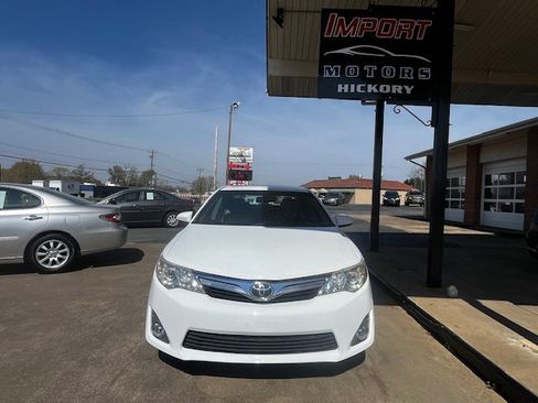Used 2012 Toyota Camry XLE image 3