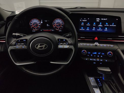 Used 2025 Hyundai Elantra SEL FWD image 22