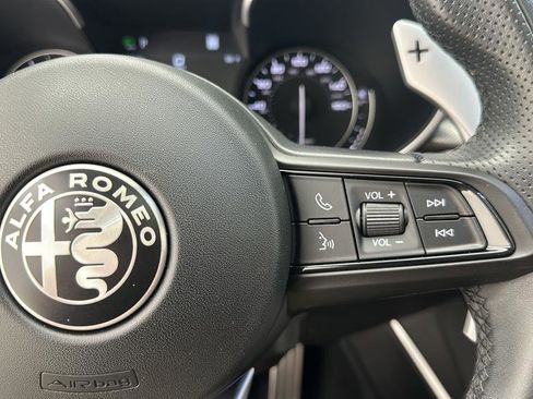 Used 2023 Alfa Romeo Stelvio Veloce AWD/4WD image 19