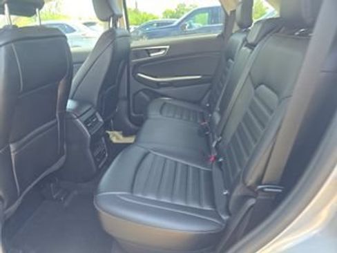 Used 2024 Ford Edge SEL w/ Convenience Package AWD/4WD image 6