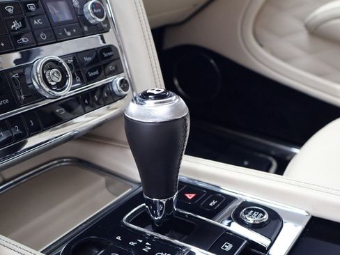 Used 2017 Bentley Mulsanne image 19
