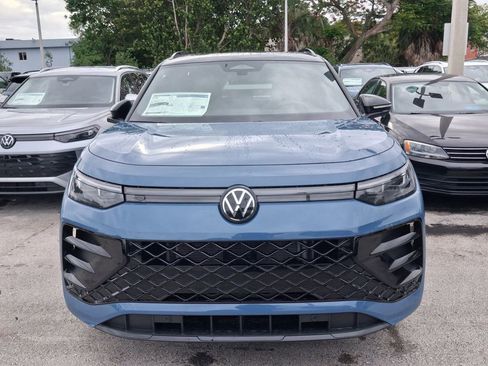 New 2026 Volkswagen Tiguan SE R-Line FWD image 2