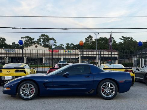 Used 2004 Chevrolet Corvette Z06 w/ Z06 Preferred Equipment Group RWD image 10