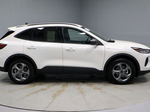 Certified 2025 Ford Escape ST-Line w/ Tech Pack #1 AWD/4WD image 13