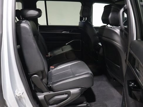 Used 2023 Jeep Wagoneer Series II image 21