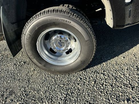 Used 2023 Ford F350 XLT w/ Snow Plow Prep Package image 25