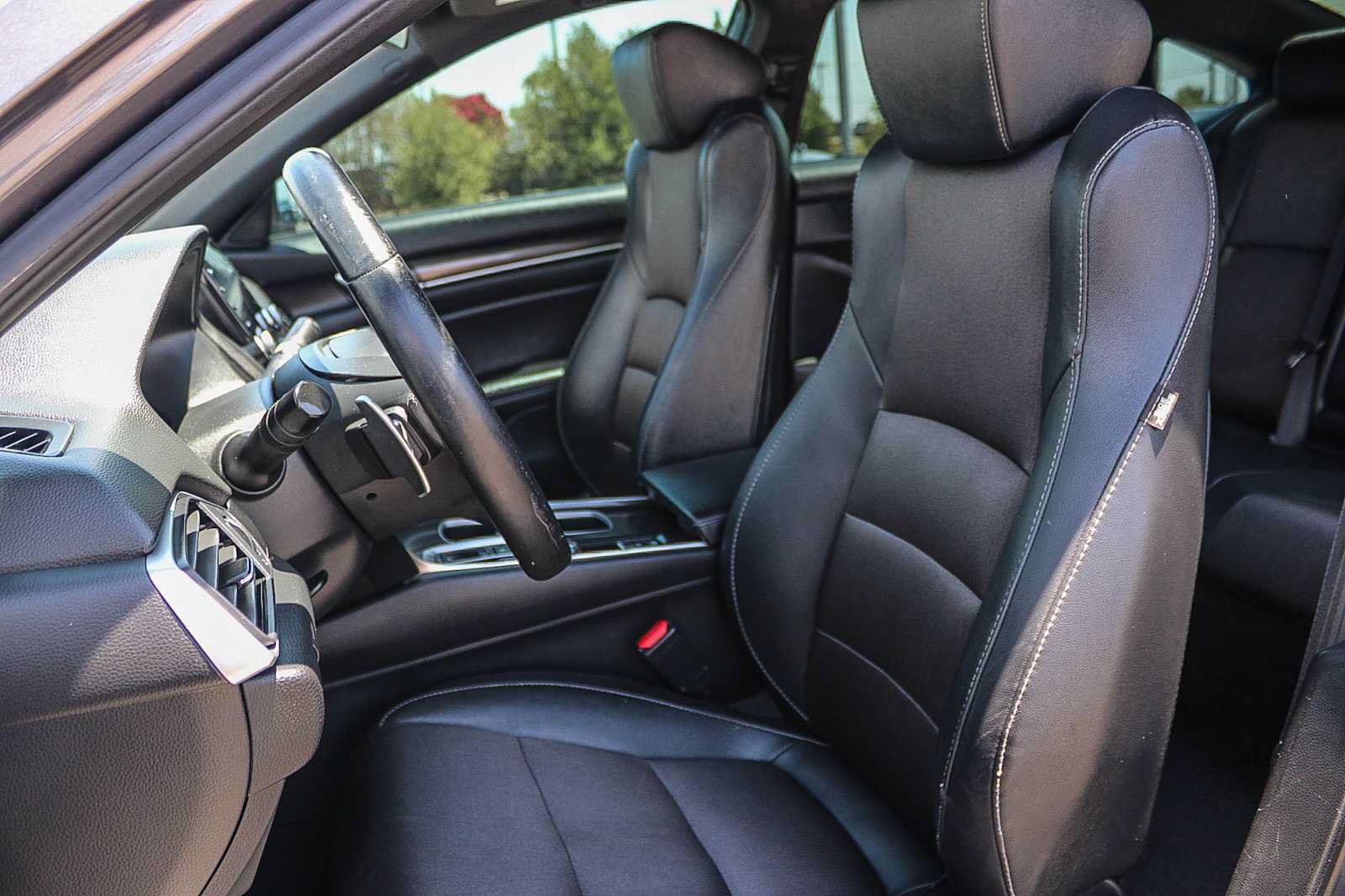 Used 2020 Honda Accord Sport image 17