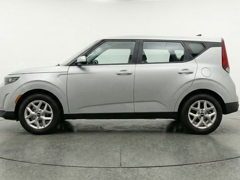 Used 2025 Kia Soul LX w/ LX Technology Package image 5