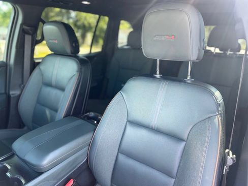 Used 2024 GMC Sierra 1500 AT4 w/ Technology Package AWD/4WD image 11