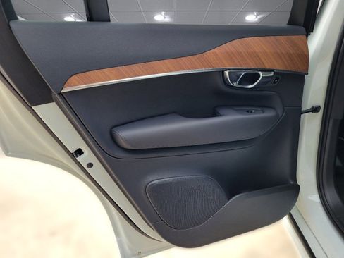 New 2024 Volvo XC90 T8 Plus w/ Protection Package Premier image 39