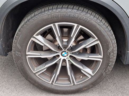 Used 2025 BMW X5 xDrive40i w/ M Sport Package AWD/4WD image 10